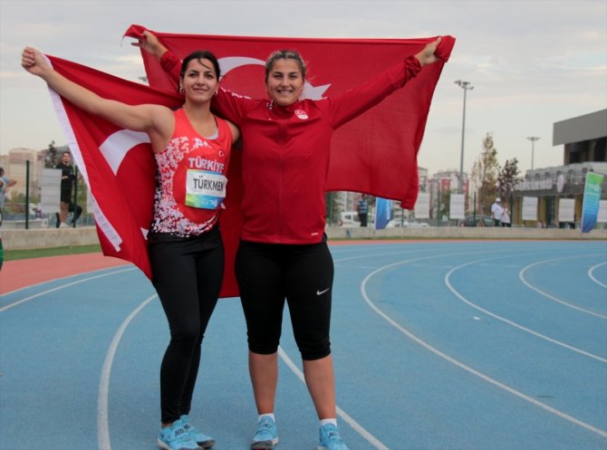Kadınlar cirit atma finalinde altın ve gümüş madalya kazandı