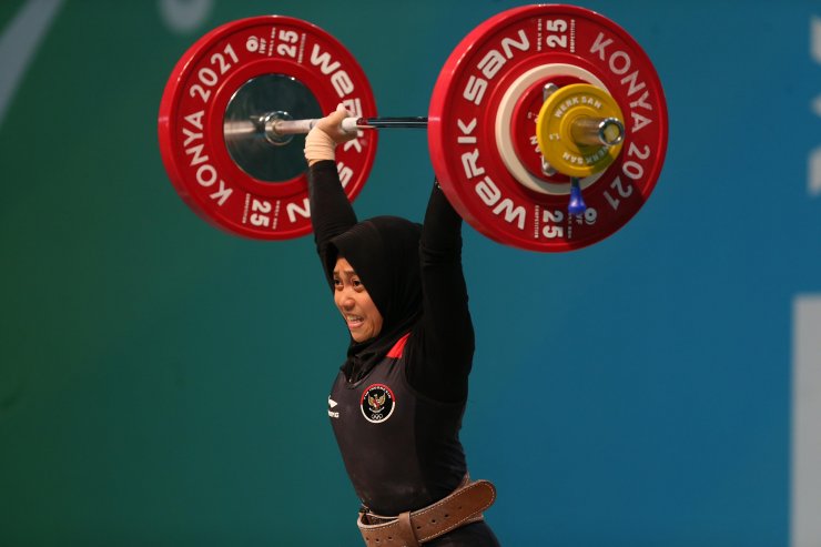 Halterde Endonezya şampiyon oldu