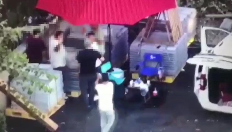 TIR'da taş döşemelerle gizlenen sandıklardan 107 kilo uyuşturucu çıktı