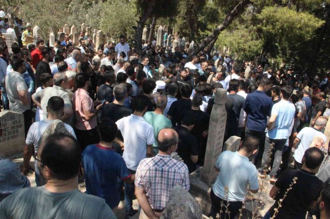 İHA muhabiri Muhammed Abdulkadir Esen son yolculuğuna uğurlandı