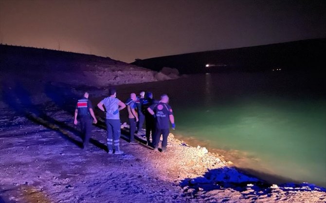 Karaman'da baraj gölüne düşen aracın sürücüsünün cesedine ulaşıldı
