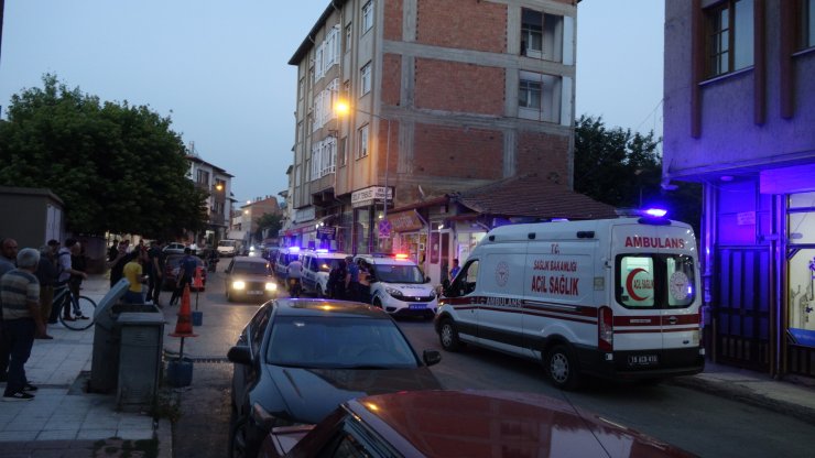 Apartmanın 4'üncü katından havalandırma boşluğuna düştü