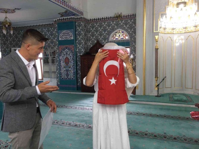 Japon kadın Müslüman oldu