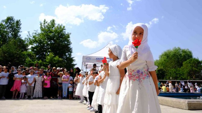 Yaz Kur’an kursu öğrencileri kapanış programında doyasıya eğlendi