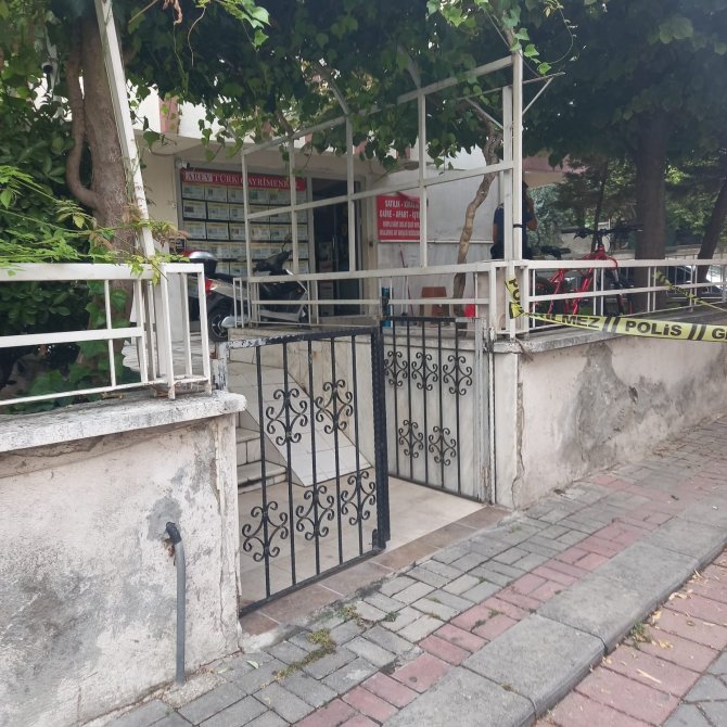 Emlak ofisine pompalı tüfekli saldırı