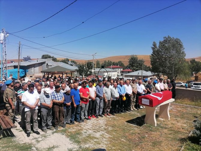 97 yaşındaki Kore Gazisi askeri törenle son yolculuğuna uğurlandı