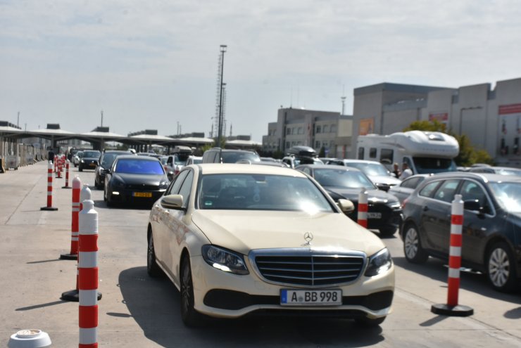 Sınır kapılarında gurbetçi yoğunluğu