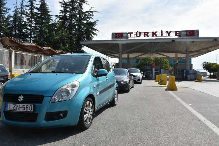 Sınır kapılarında gurbetçi yoğunluğu