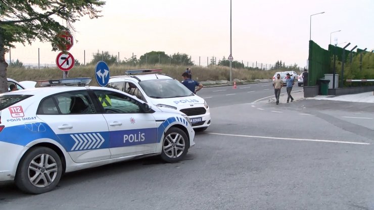 Esenyurt'ta yol verme kavgasında 2 kişi silahla yaralandı