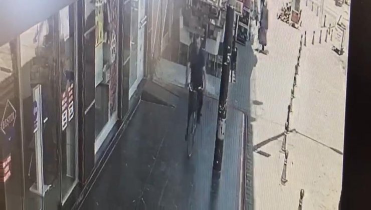 Genç kıza iğrenç taciz