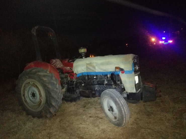 Kaçırdıkları traktörle şarampole yuvarlandılar; Mert öldü, kardeşi yaralı