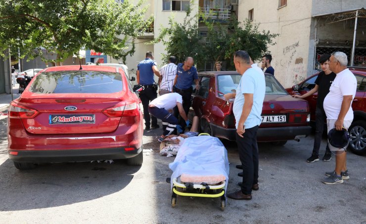 'Mutluyuz' yazılı araçlarının yanında bıçaklandı, 'Kendim yaptım' dedi