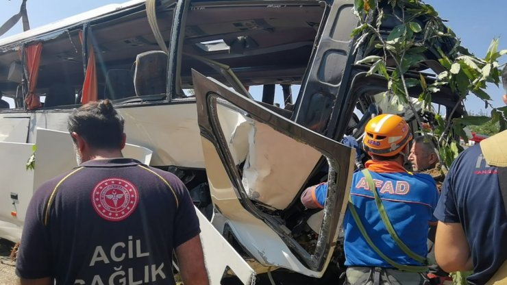 Tur otobüsü devrildi! 5 ölü, 38 yaralı