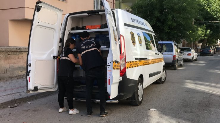 Yatağında morarmış bulunan Aliye bebek, kurtarılamadı