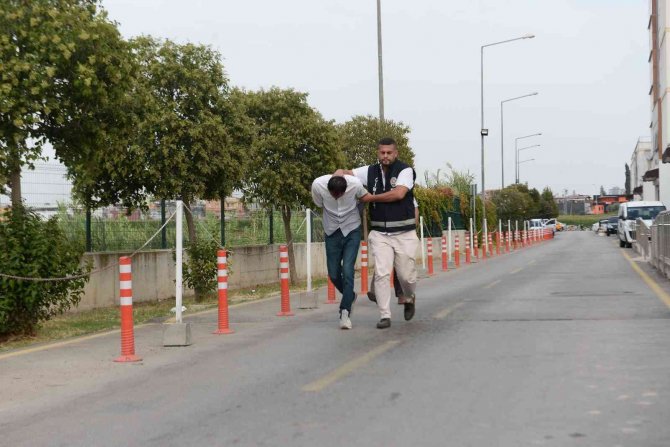 Eski karısını akşamları dışarı çıkıyor diye taşla öldürmüş