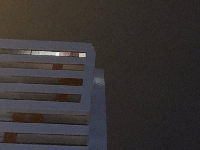 Konya'da yıldırım isabet eden binada hasar oluştu