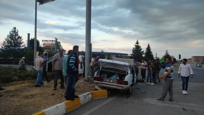 Konya'daki trafik kazasında 4 kişi yaralandı