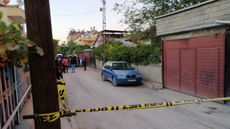 'Konya'da 'yol verme' tartışmasında tabancayla öldürülen baba- oğul toprağa verildi