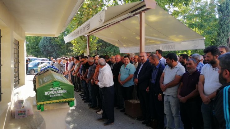 'Konya'da 'yol verme' tartışmasında tabancayla öldürülen baba- oğul toprağa verildi