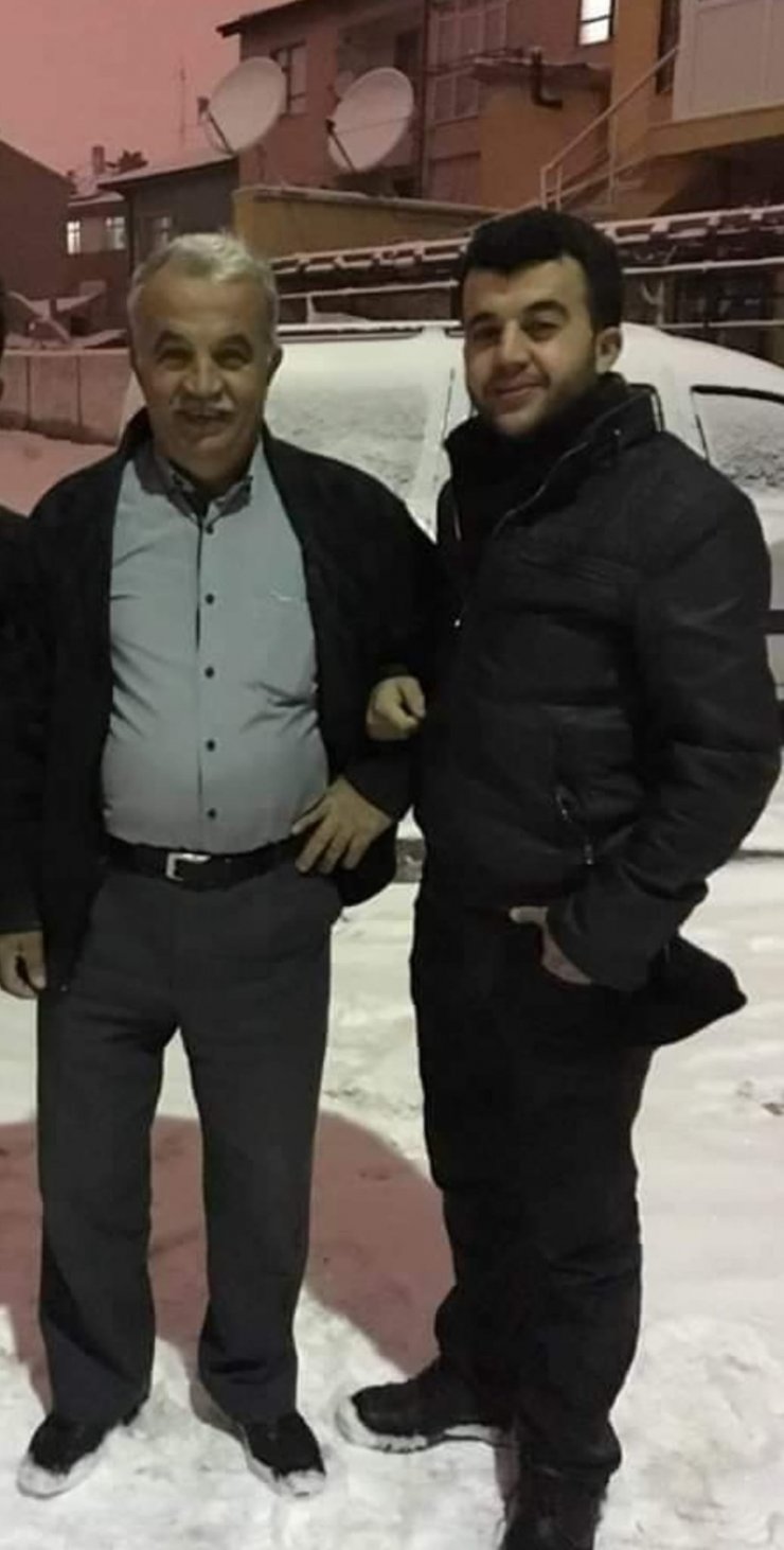 'Konya'da 'yol verme' tartışmasında tabancayla öldürülen baba- oğul toprağa verildi