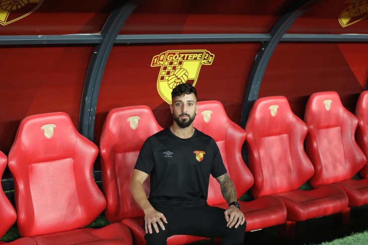 Göztepe'de son gün imza şov