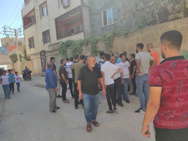 Silahlı saldırıda seken kurşun çocuğa isabet etti: 2 yaralı