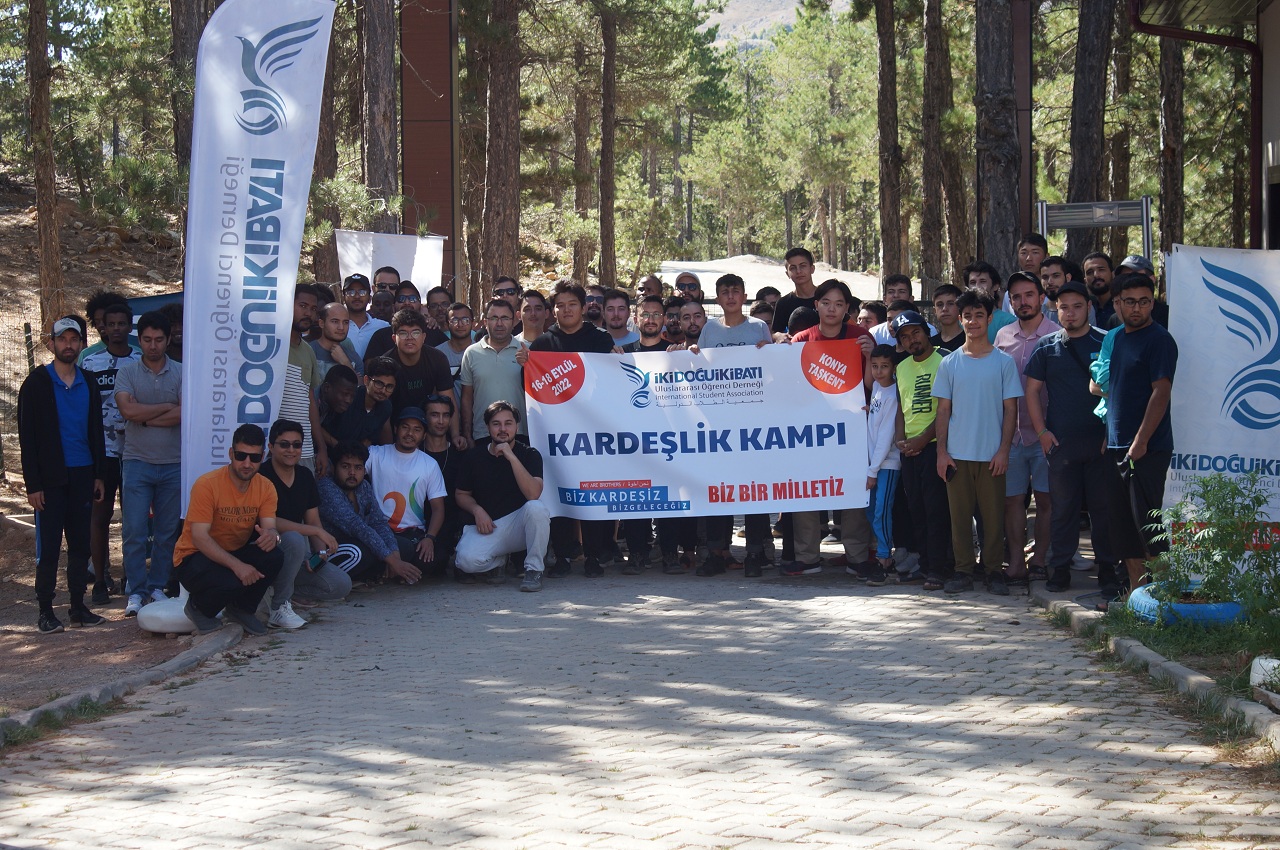 iki-dogu-iki-batidan-taskentte-kamp-1.jpg