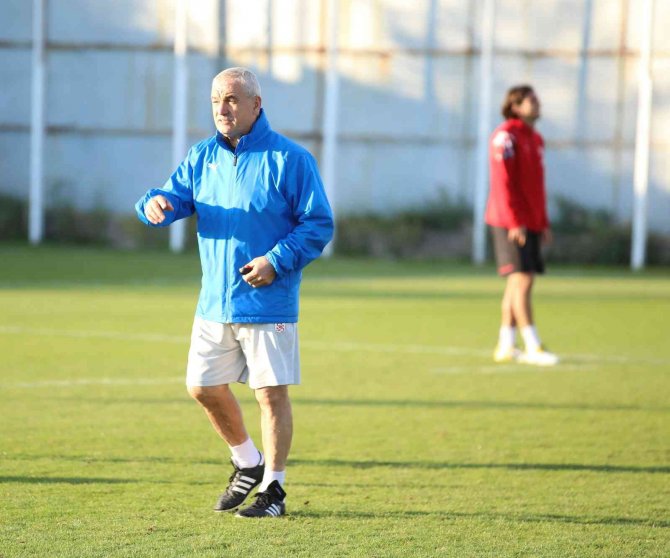 Sivasspor günü çift idmanla tamamladı