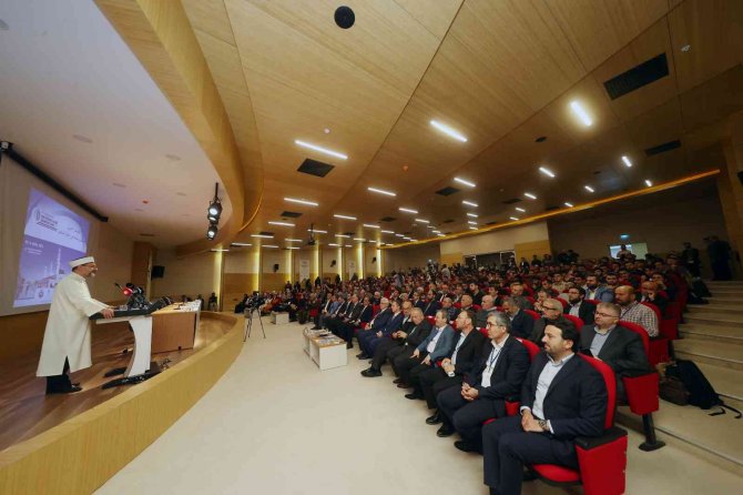 Diyanet İşleri Başkanı Erbaş: “Cami temeli atılmayan üniversite neredeyse kalmadı”