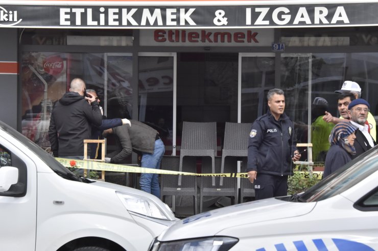 Sokakta bıçaklandı, sığındığı iş yerinde öldü