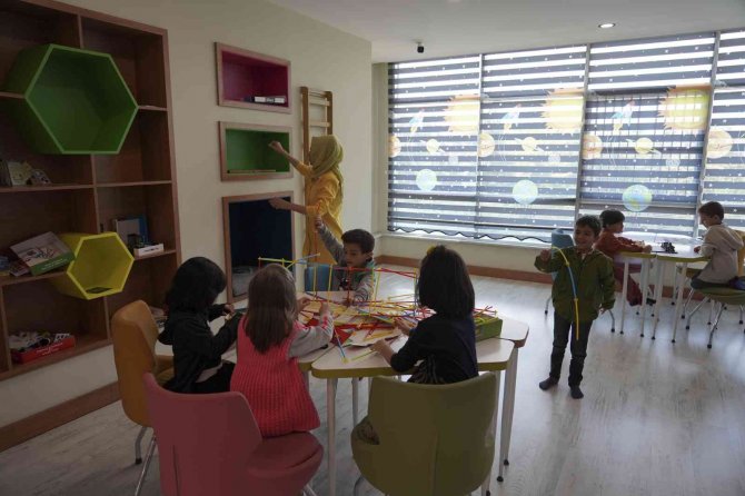 Hatice Hatun Külliyesi Çocuk Mektebi çocukları geleceğe hazırlıyor
