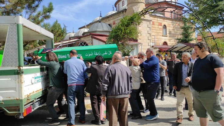 Kazada ölen 23 yaşındaki veteriner Pınar, memleketi Konya'da son yolculuğuna uğurlandı