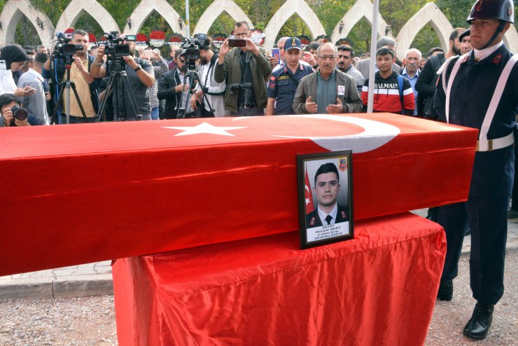 Şehit Uzman Çavuş Kürşat Sert'in babası: "Gül oğlum gül, bizim de bayramımız gül"