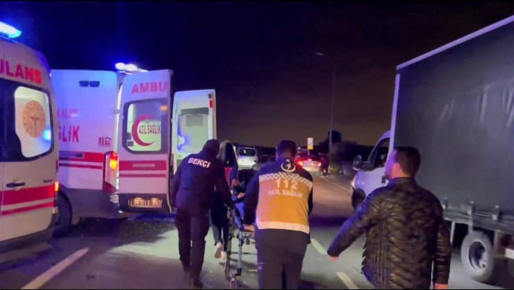 Feci kaza: İki otomobil çarpıştı 2 ölü 7 yaralı