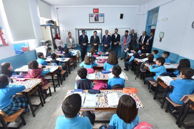 Karatay Belediyesi'nin eğitime desteği sürüyor