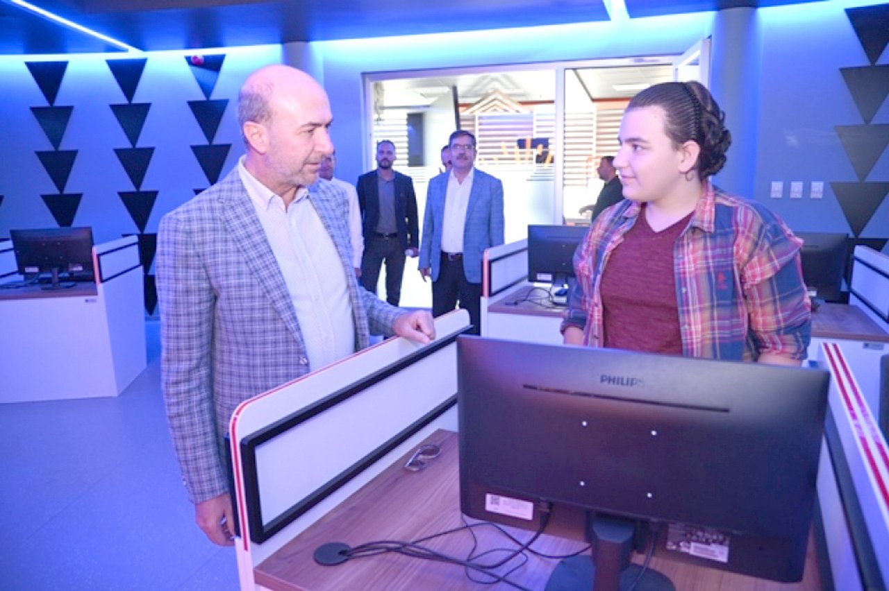 selcuklu-belediyesi-gelisim-ve-teknoloji-akademisiyle-ogrendikce-uretiyorlar-3.jpg