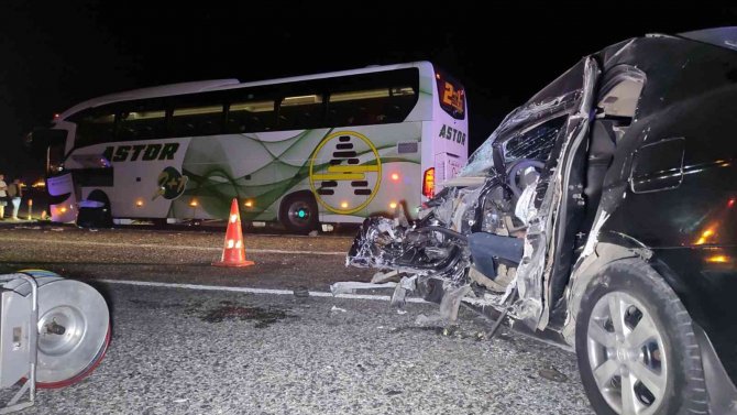 Seydikemer’de otobüsle otomobil çarpıştı: 1 ölü, 1 yaralı
