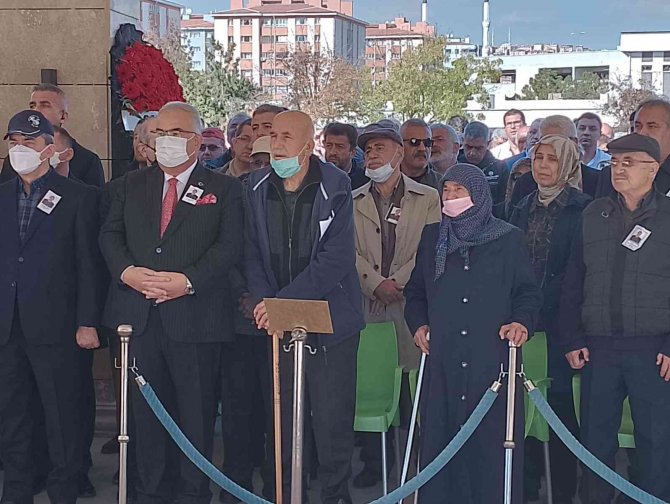 Trafik kazasında hayatını kaybeden Doç. Dr. Peker, son yolculuğuna uğurlandı