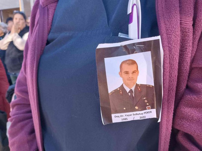 Trafik kazasında hayatını kaybeden Doç. Dr. Peker, son yolculuğuna uğurlandı