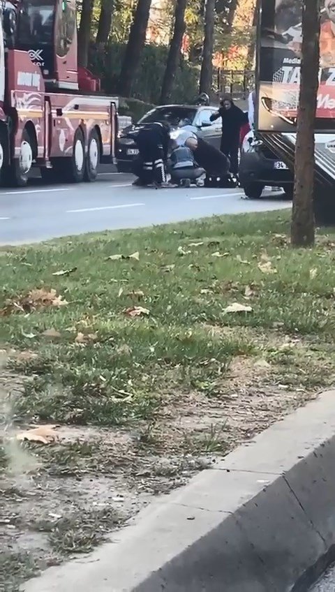 Yolun karşısına geçmek istedi, otomobilin çarptığı kadın hayatını kaybetti