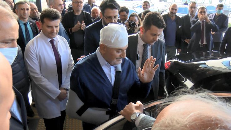 Binali Yıldırım taburcu oldu: Ciddi bir kazaydı, birkaç takla attık