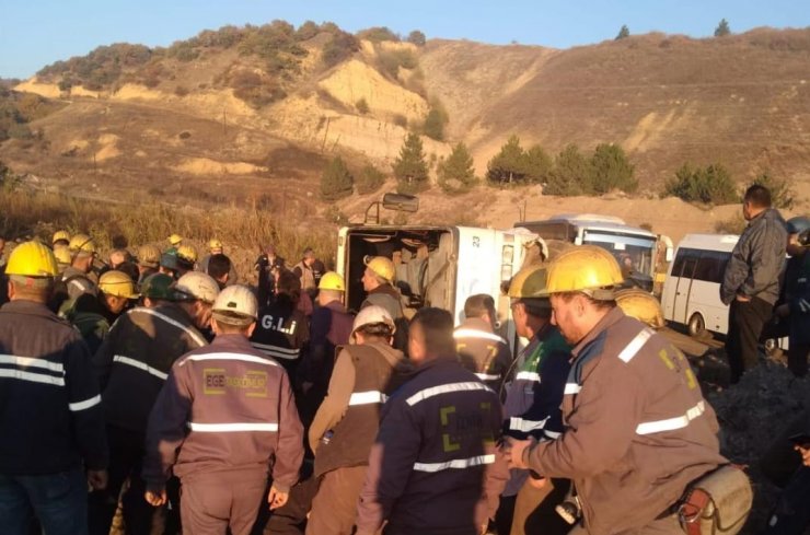 Madencileri taşıyan servis devrildi: 11 yaralı