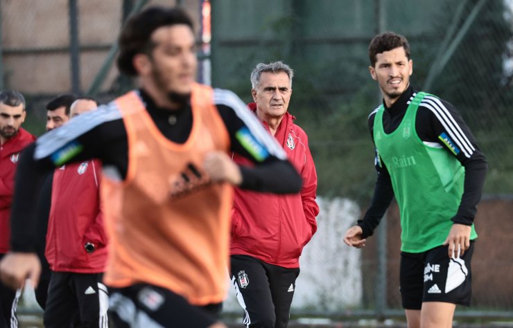 Şenol Güneş, Beşiktaş ile ilk antrenmanına çıktı