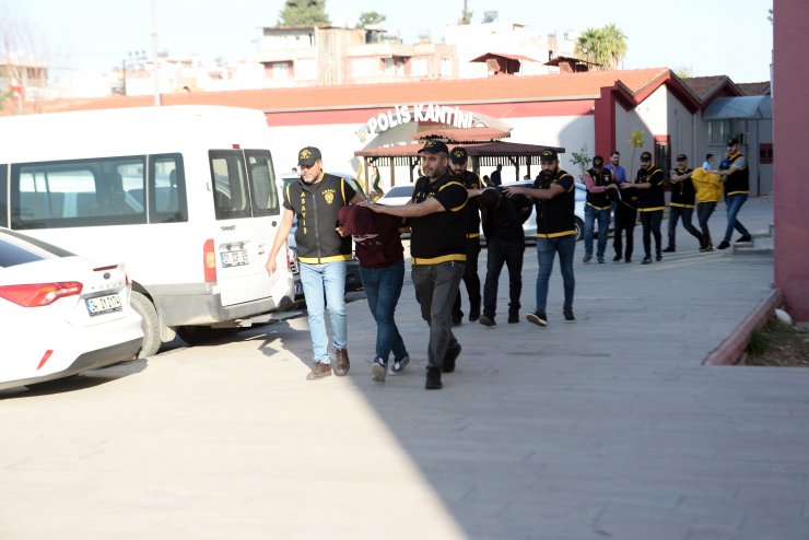 Dövüldü, yüzü jiletle kesildi; ‘hırsızlıktan’ arandığı için şikayetçi olmadı