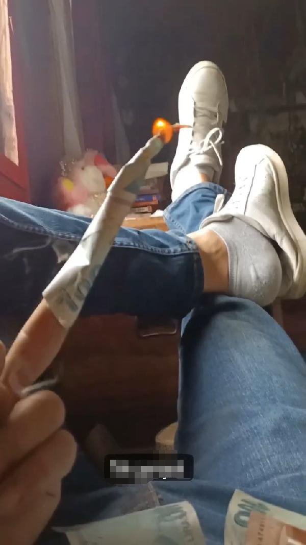 Sosyal medyada para yaktı, uyuşturucu fotoğrafları paylaştı; tutuklandı