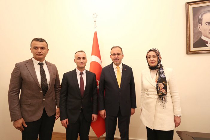 bakan-kasapoglu-beysehir-teskilatini-agirladi.jpg