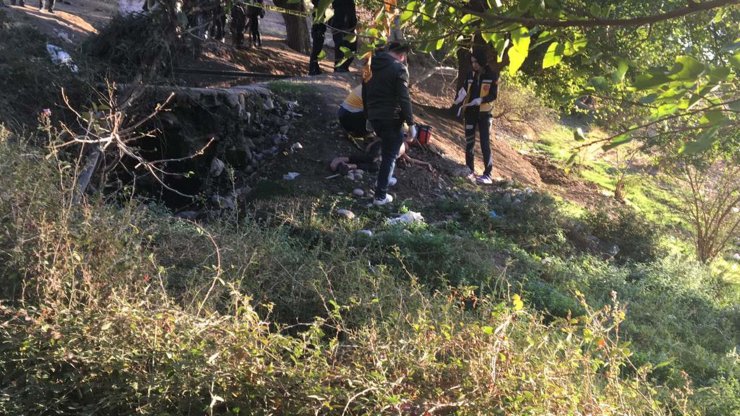 Boş arazide 10 yaşlarında çocuk cesedi bulundu