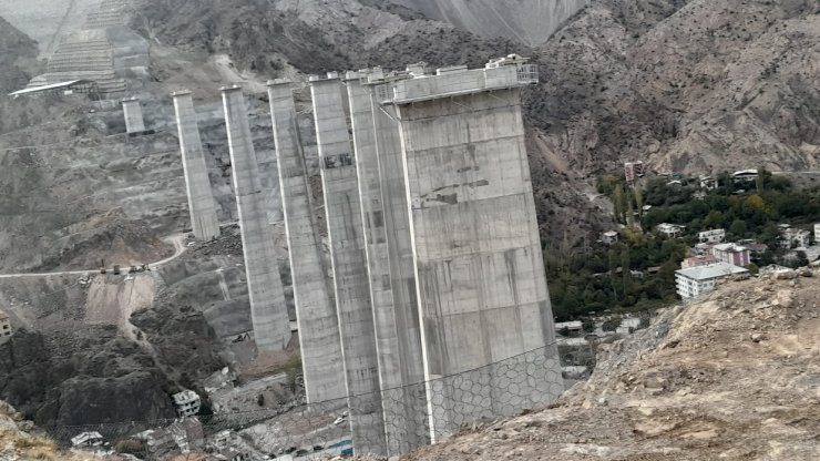 En yükseği Konya'da... Türkiye’nin en yüksek ayaklı 2'nci viyadüğü açıldı