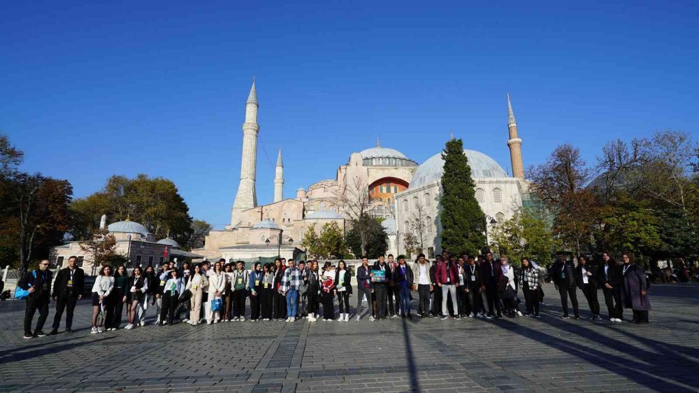 Konya'dan 60 bin öğrenci tarihi gezerek öğreniyor