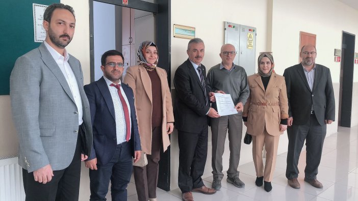 bem-bir-sen-konyada-irfan-mutlu-mazbatasini-aldi.jpg